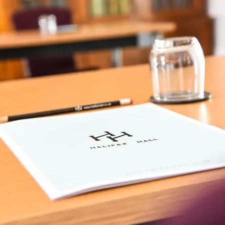 호텔 Halifax Hall 4*