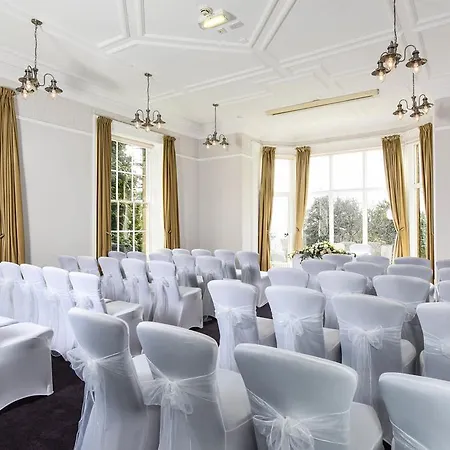 Halifax Hall 호텔 4*
