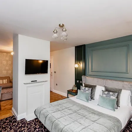 Halifax Hall Hotel