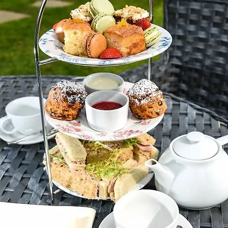 Halifax Hall Hotel 4*